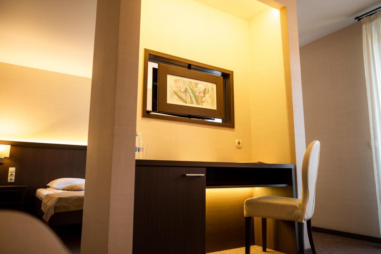 Sribni Leleky Hotel & Spa Lutsk Exterior photo