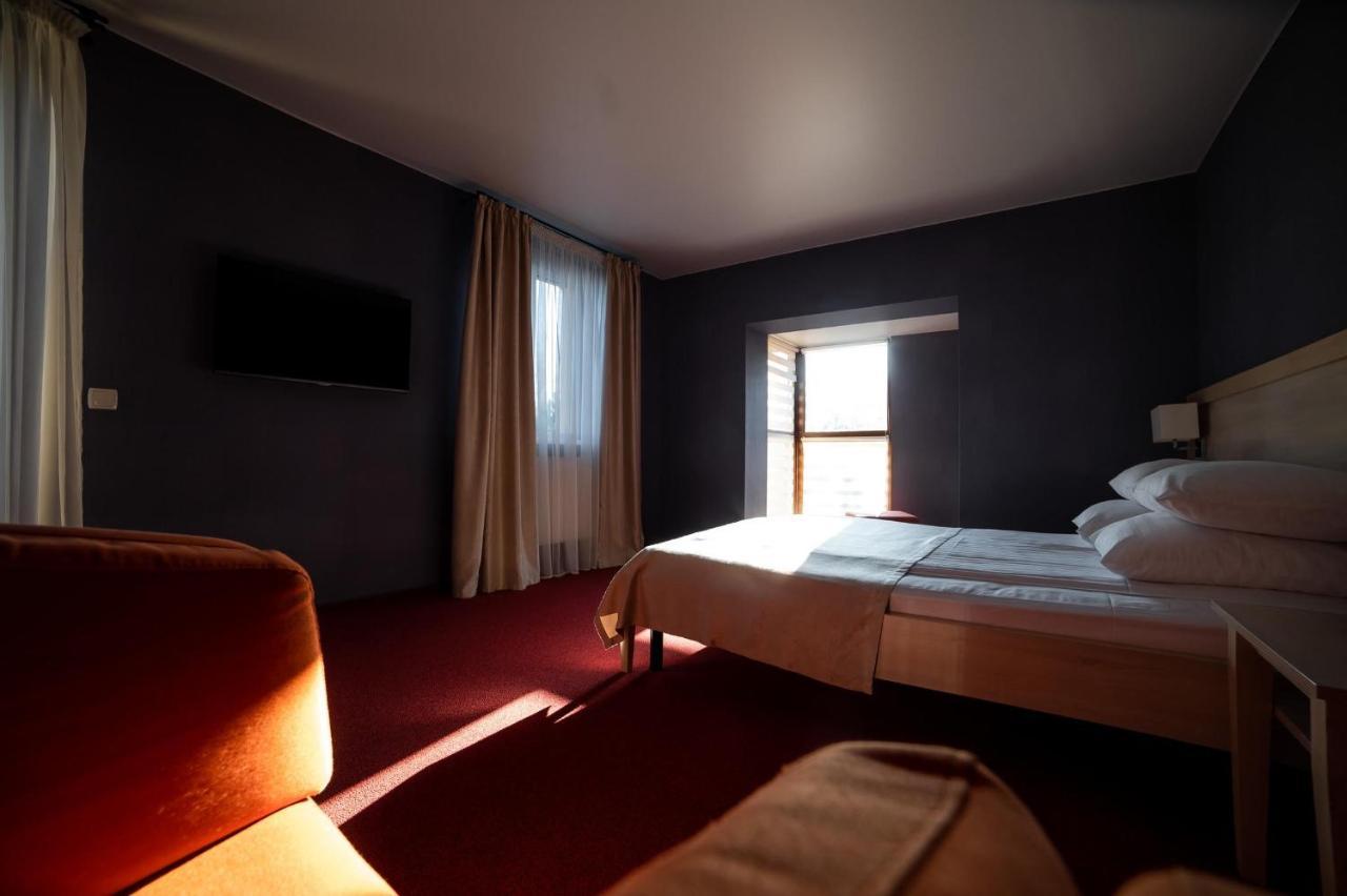 Sribni Leleky Hotel & Spa Lutsk Exterior photo