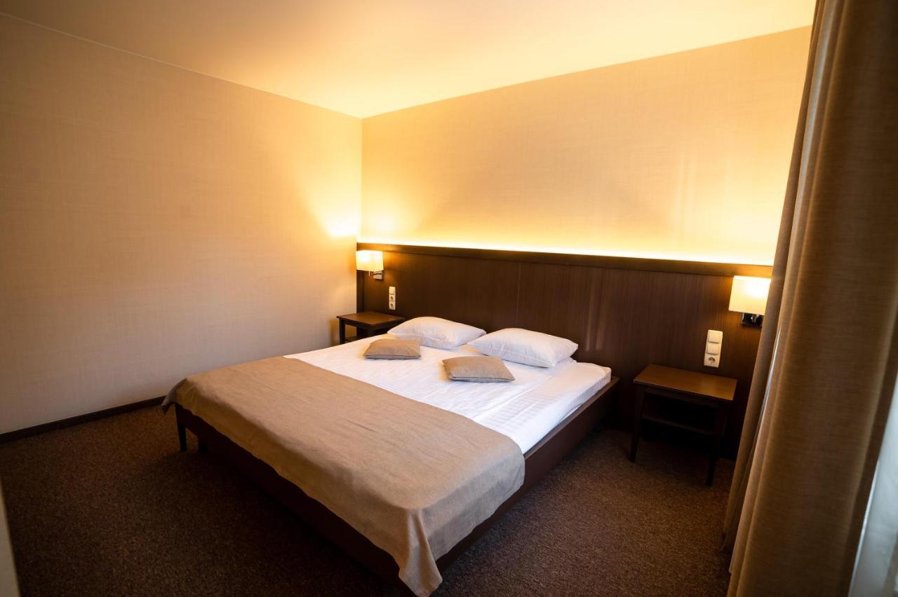 Sribni Leleky Hotel & Spa Lutsk Exterior photo