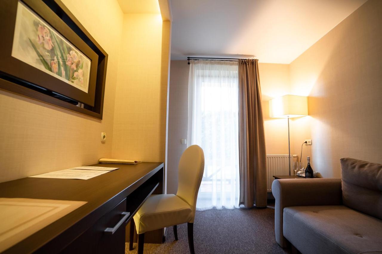 Sribni Leleky Hotel & Spa Lutsk Exterior photo
